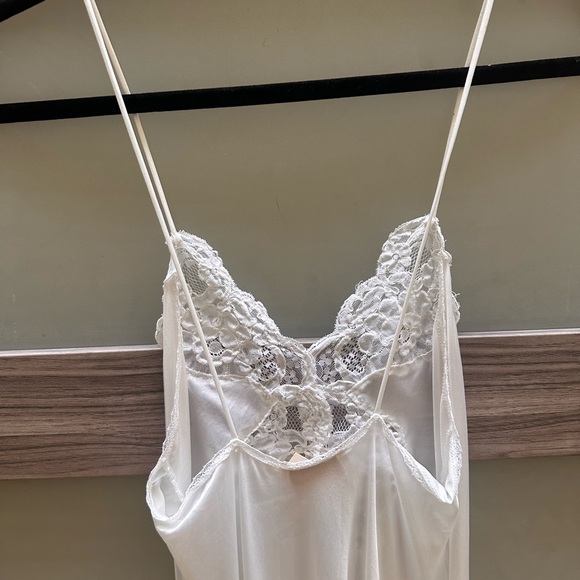 Victorias Secret Gold Label Vintage Lace Night Gown Slip 🤍 - Picture 7 of 7